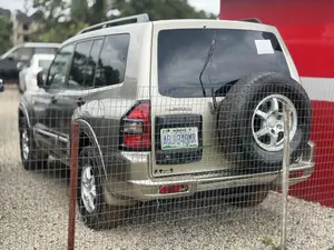 Mitsubishi Pajero 2001 Ivory