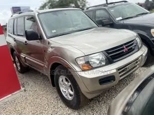 Mitsubishi Pajero 2001 Ivory