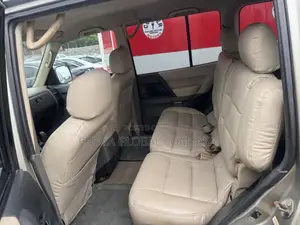 Mitsubishi Pajero 2001 Ivory
