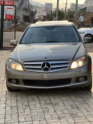 Mercedes-Benz C300 2010 Gold