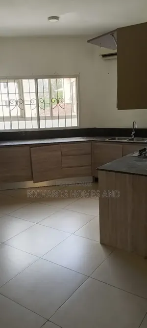 3bdrm Apartment in Banana Island for rent