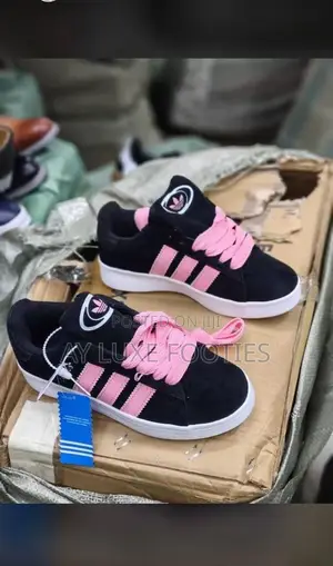Black Adidas Campus