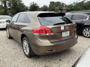 Toyota Venza AWD 2010 Brown