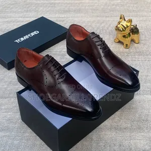 Tomford Brougues Pointed Toe Leather Lace Shoes