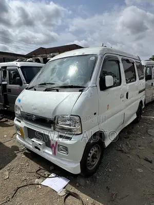 Suzuki Every 2010 White