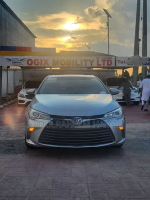 Toyota Camry 2016 Silver