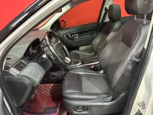 Land Rover Discovery Sport 2019 White
