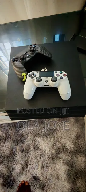 Play Station 4 Pro 1tb