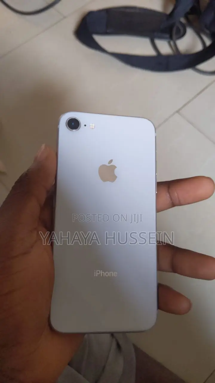 Apple iPhone 8 64 GB White