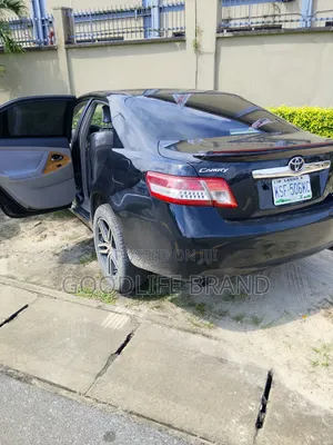 Toyota Camry SE V6 4dr Sedan (3.5L 6cyl 6AM) 2009 Ivory
