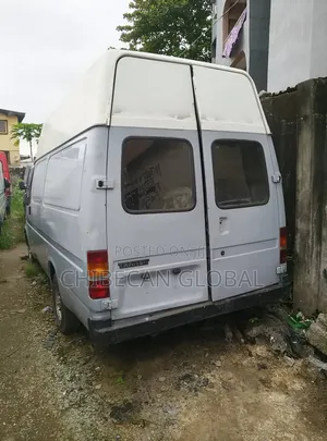 Ford Transit 2000 White