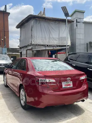 Toyota Camry SE 4dr Sedan (2.5L 4cyl 6A) 2013 Red