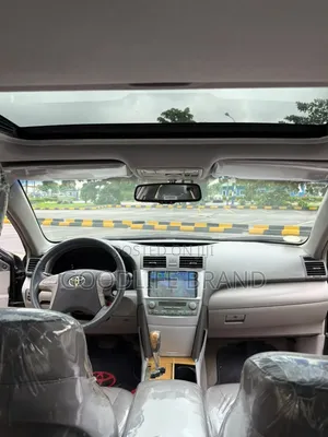 Toyota Camry XLE V6 4dr Sedan (3.5L 6cyl 6AM) 2009 Ivory