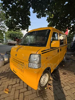 Suzuki Every 2012 Yellow