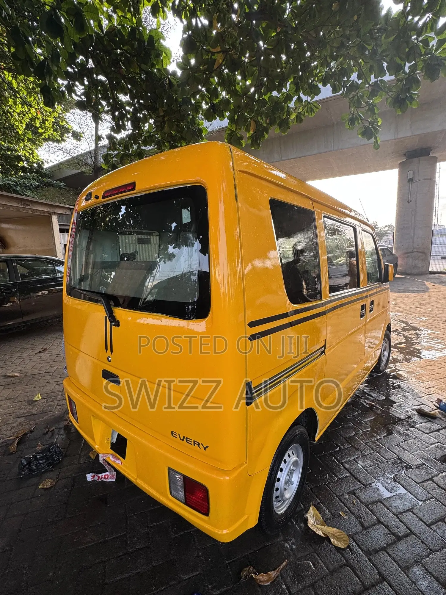 Suzuki Every 2012 Yellow
