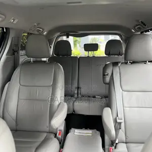 Toyota Sienna XLE Premium 7 Passenger (3.5L 6cyl 6A) 2016 White