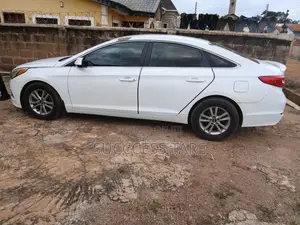 Hyundai Sonata SE 2016 White