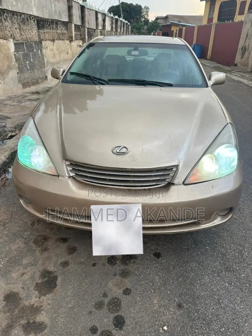 Lexus ES 300 2004 Gold