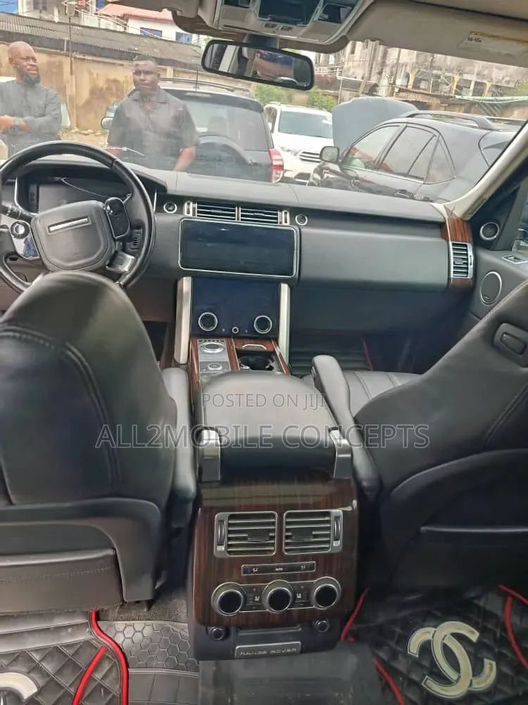 Land Rover Range Rover Vogue 2015 Black