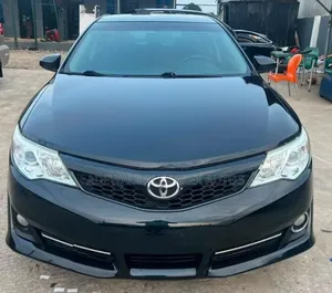 Toyota Camry SE Sport 4dr Sedan w/Prod. End 11/13 (2.5L 4cyl 6A) 2014