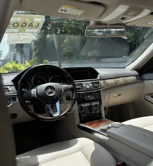 Mercedes-Benz E350 Base 4Matic Sedan AWD (3.5L 6cyl 7A) 2014 Black
