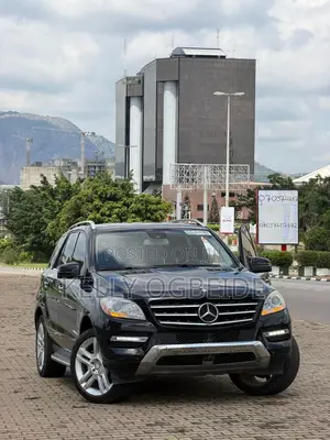 Mercedes-Benz M Class ML350 4dr SUV (3.5L 6cyl 7A) 2015 Black