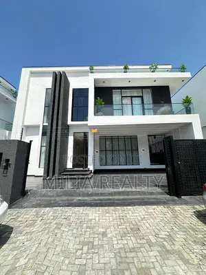 5bdrm Duplex in Vgc for sale
