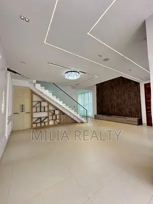 5bdrm Duplex in Vgc for sale