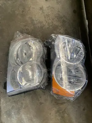 Headlight Jeep Cherokee 2010