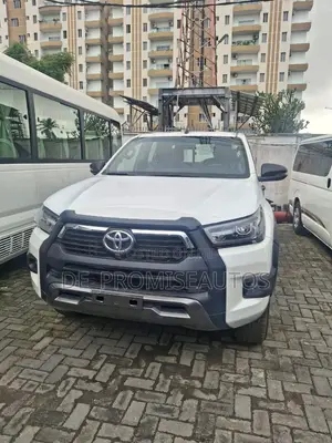 New Toyota Hilux 2025 White