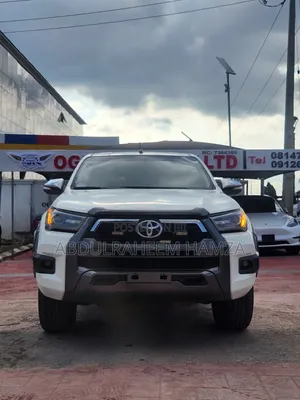 Toyota Hilux 2017 White