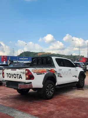 Toyota Hilux 2017 White