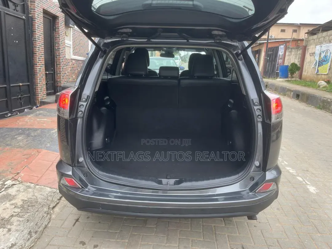 Toyota RAV4 2016 Gray