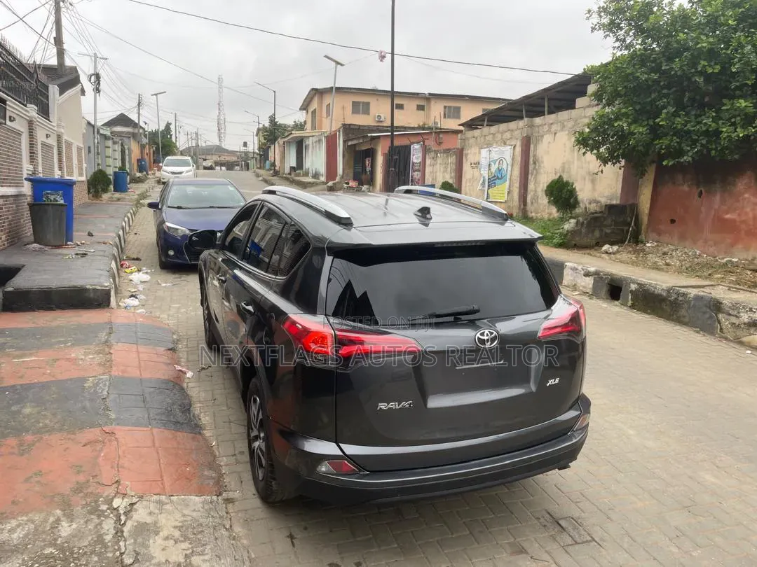 Toyota RAV4 2016 Gray