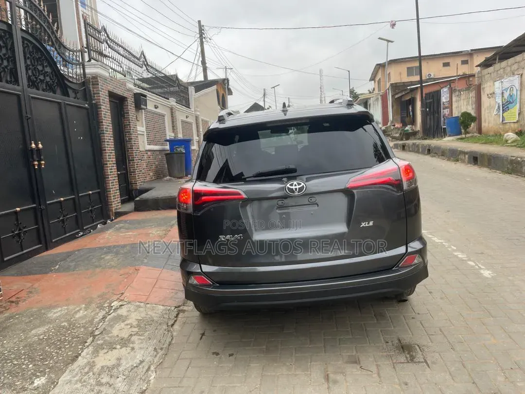 Toyota RAV4 2016 Gray