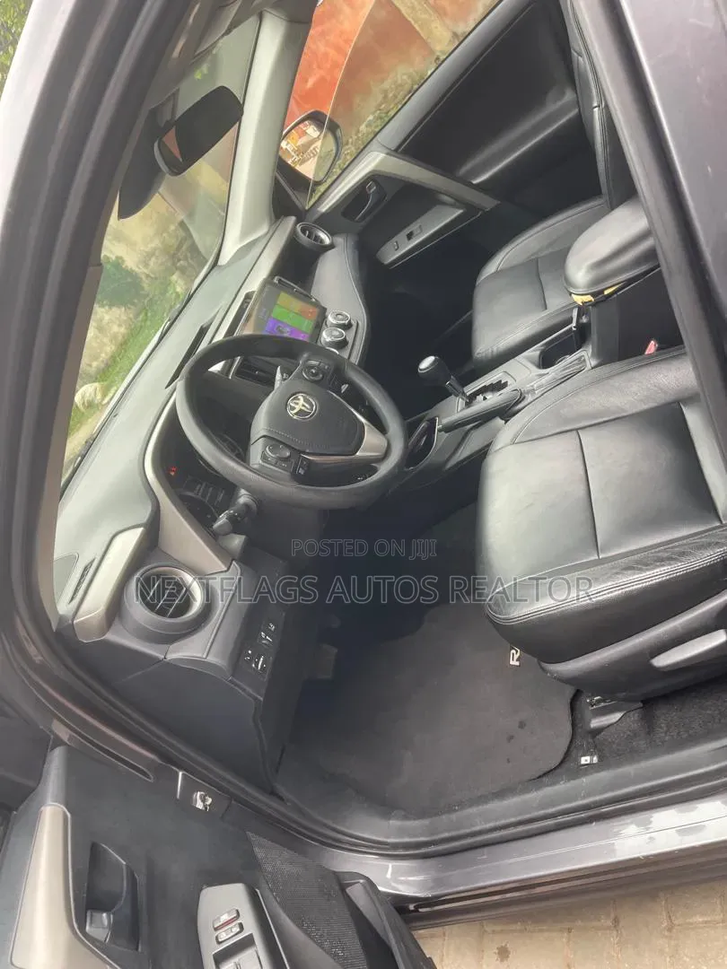 Toyota RAV4 2016 Gray