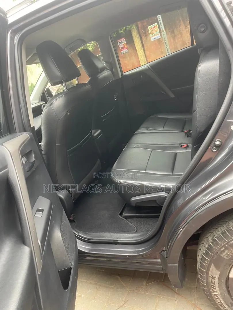 Toyota RAV4 2016 Gray