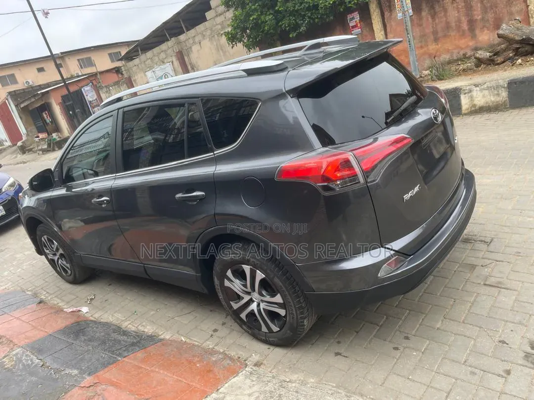 Toyota RAV4 2016 Gray