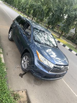 Toyota Highlander LE 4dr SUV AWD (3.5L 6cyl 6A) 2014 Blue