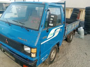 Tokunbo Almighty Mitsubishi DELICA 1990 Blue