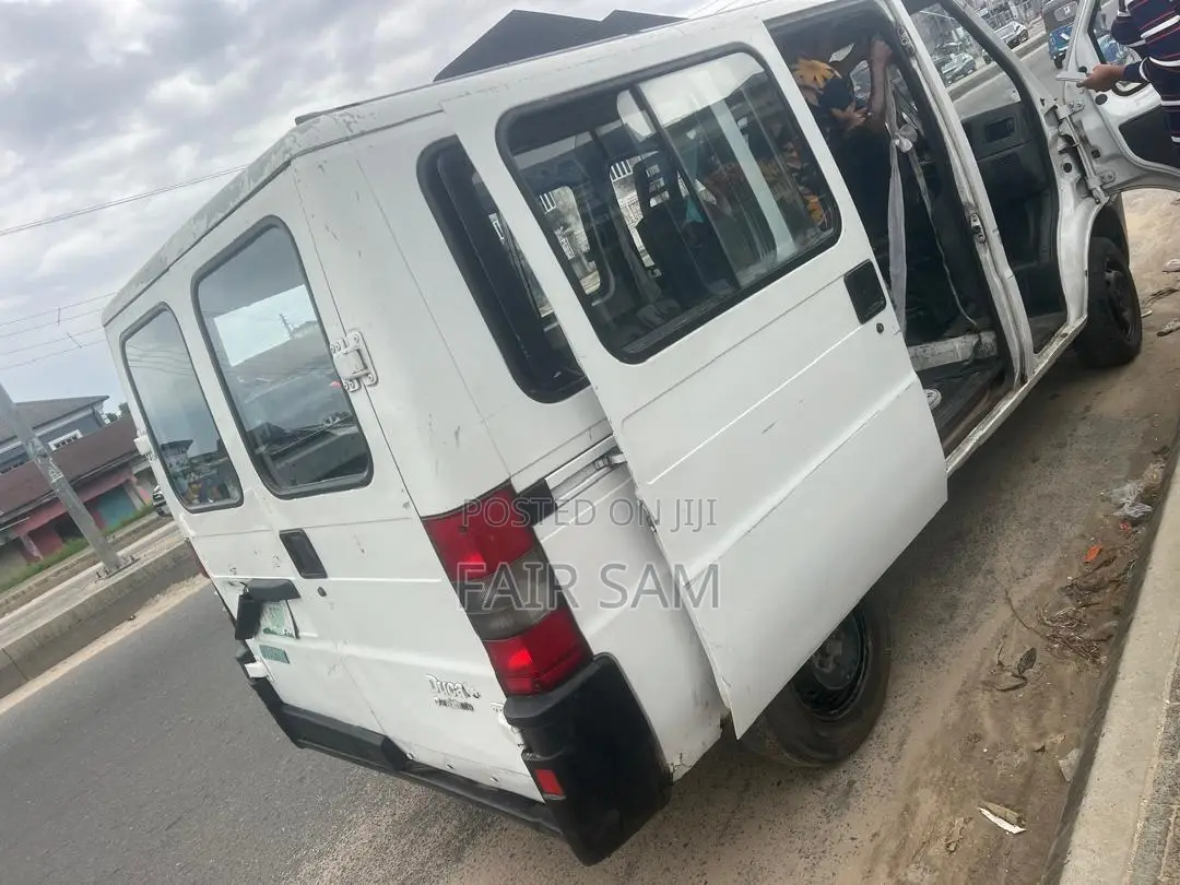 Volkswagen Transporter 2006 White