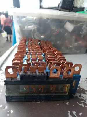 Automotive Multi Link Fuse Able in Block