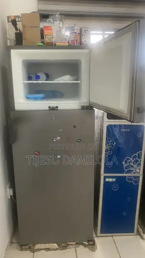Hisense 205L Double Door Top Freezer Refrigerator