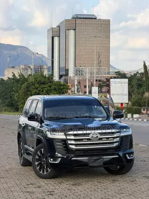 Toyota Land Cruiser 2025 Black