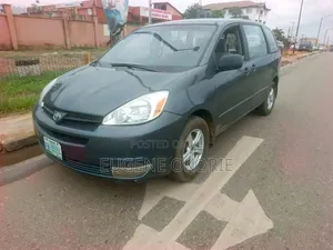 Toyota Sienna 2005 Gray