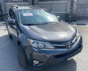 Toyota RAV4 Limited 4dr SUV AWD (2.5L 4cyl 6A) 2015 Gray