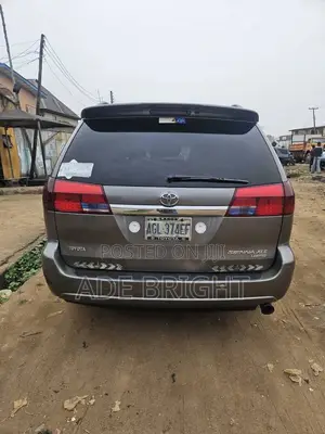 Toyota Sienna XLE 2005 Gray