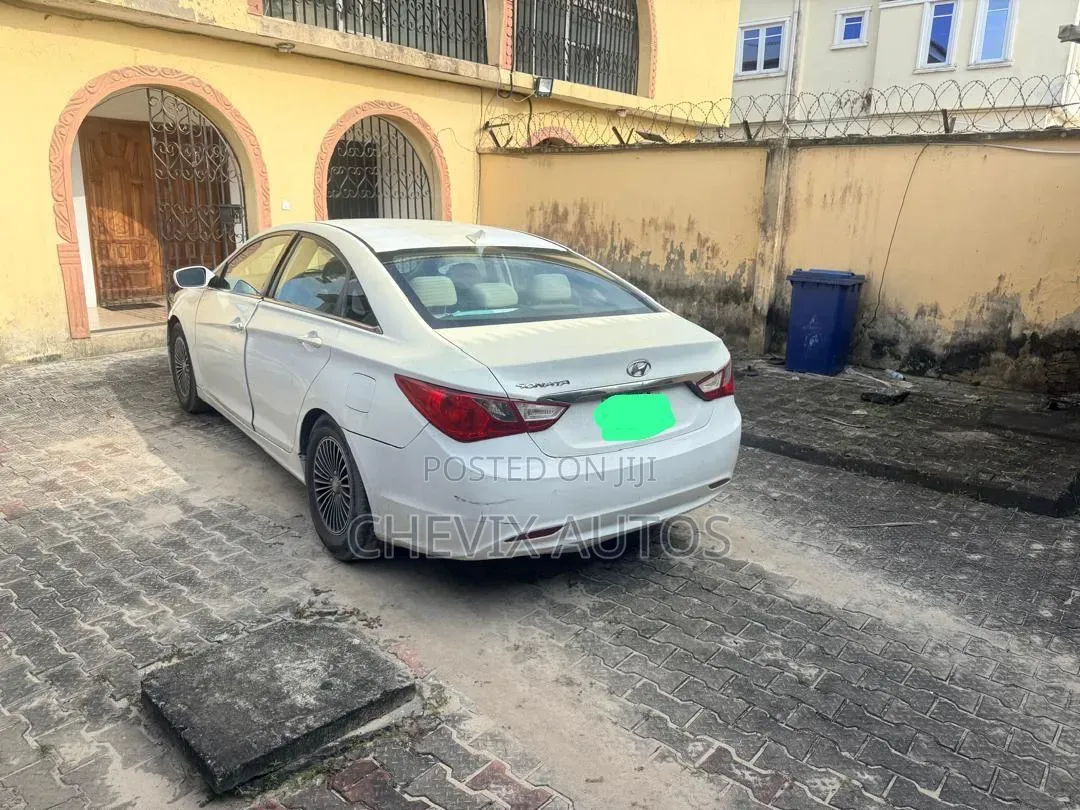 Hyundai Sonata 2011 White