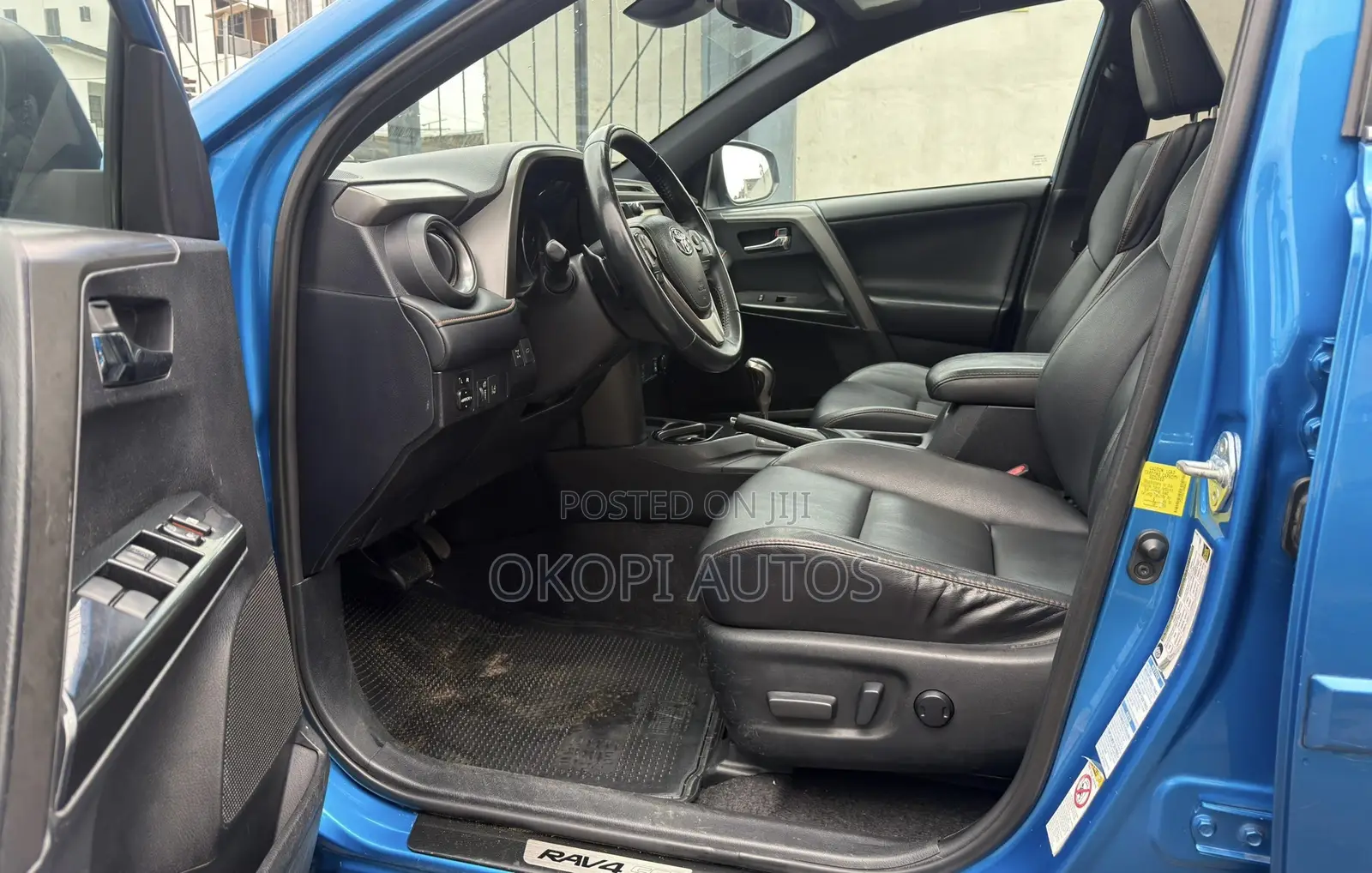 Toyota RAV4 2016 Blue