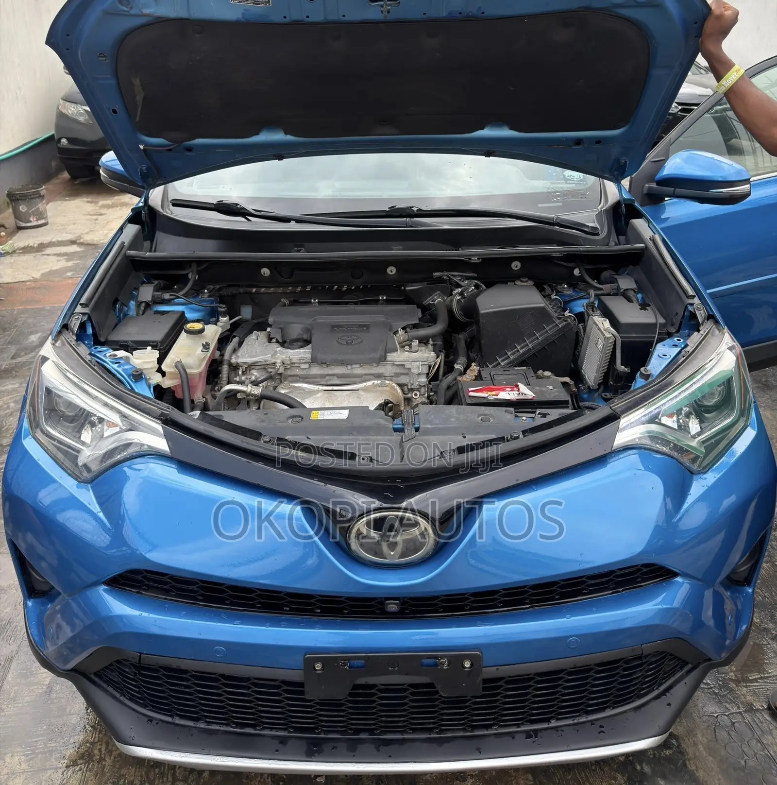Toyota RAV4 2016 Blue
